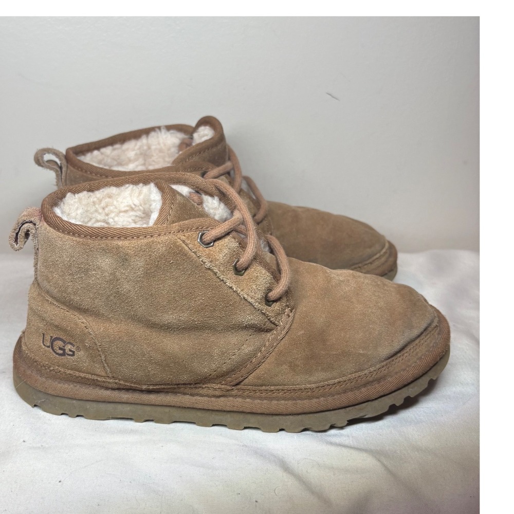 UGG Neumel Short Boots Chestnut Suede Sheepskin Lined‎ Lace Up Women US Size 7